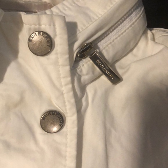 Burberry white vest - Picture 2 of 9